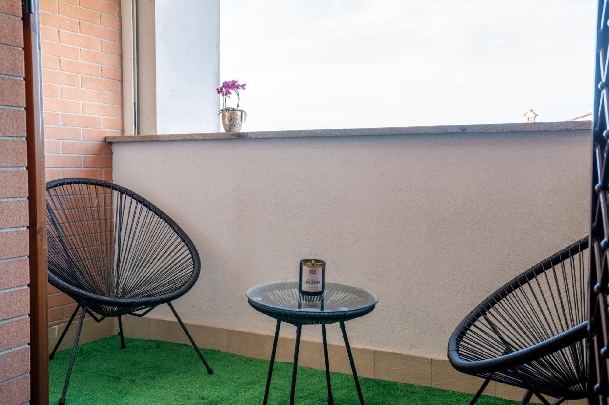La Dimora Dei Vini Bed & Breakfast Fiumicino Exterior photo
